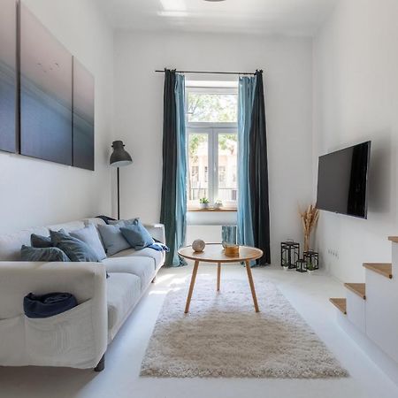 Black And White Apartment Βουδαπέστη Εξωτερικό φωτογραφία