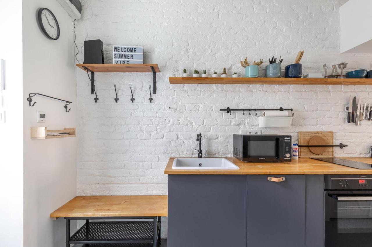 Black And White Apartment Βουδαπέστη Εξωτερικό φωτογραφία